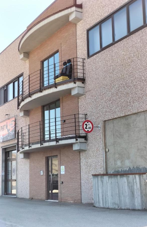 Twin House Appartement Tito Buitenkant foto