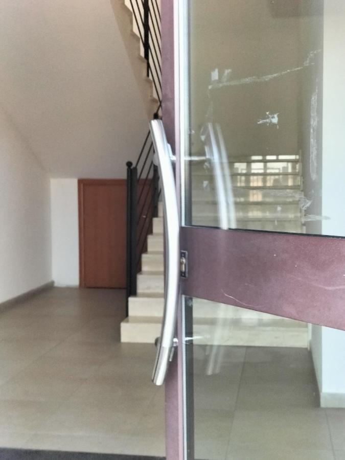Twin House Appartement Tito Buitenkant foto
